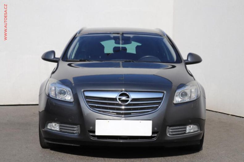 Opel Insignia - hlavní fotka