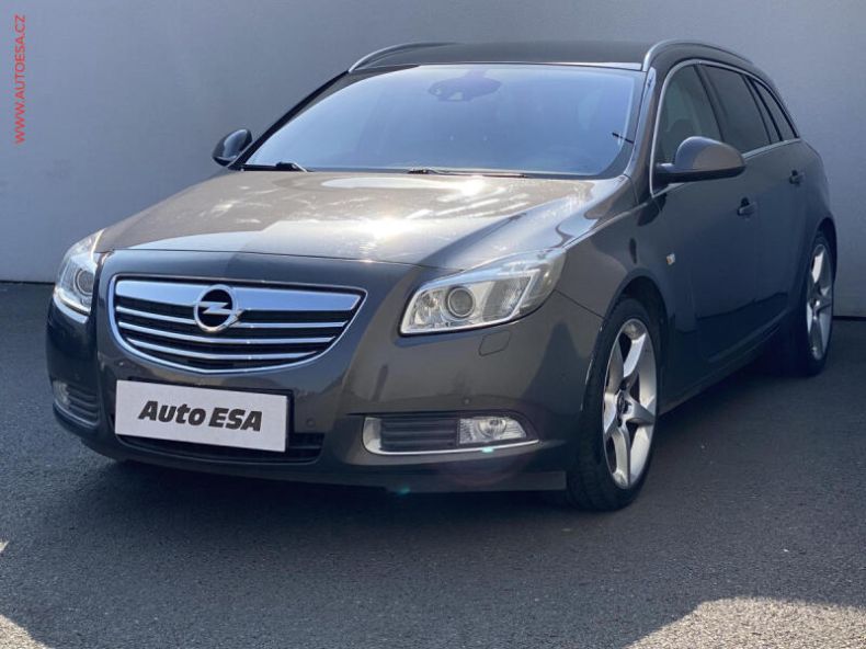Opel Insignia - hlavní fotka