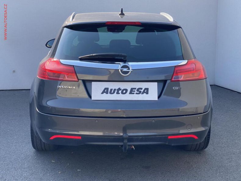 Opel Insignia - hlavní fotka