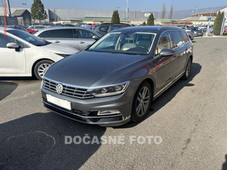 Volkswagen Passat - hlavní fotka inzerátu