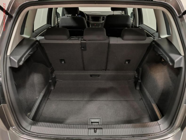 Volkswagen Golf - hlavní fotka