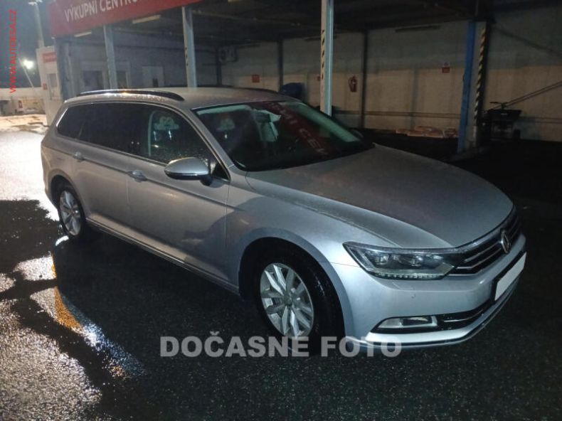 Volkswagen Passat - hlavní fotka inzerátu
