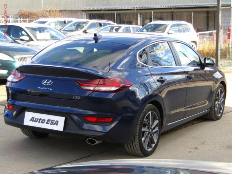 Hyundai i30 - hlavní fotka