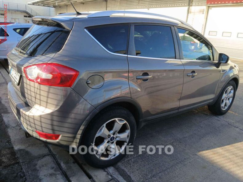 Ford Kuga - hlavní fotka