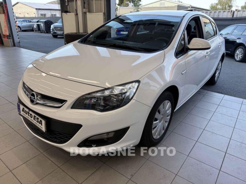 Opel Astra - hlavní foto
