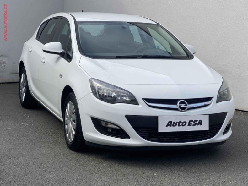 Opel Astra - hlavní foto