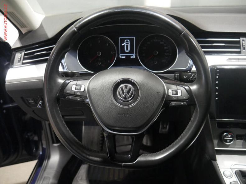 Volkswagen Passat - hlavní fotka