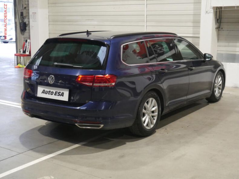 Volkswagen Passat - hlavní fotka