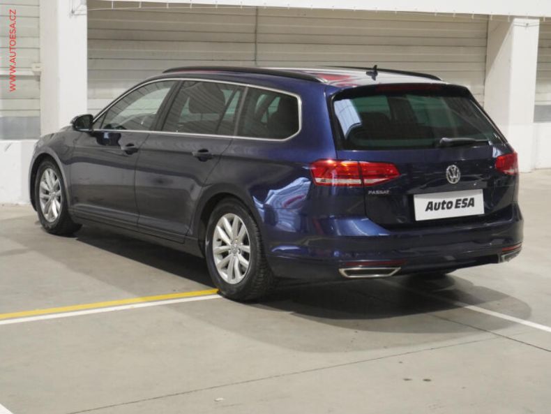Volkswagen Passat - hlavní fotka