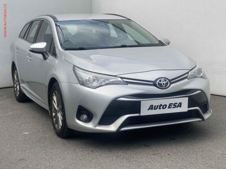 Toyota Avensis - hlavní fotka