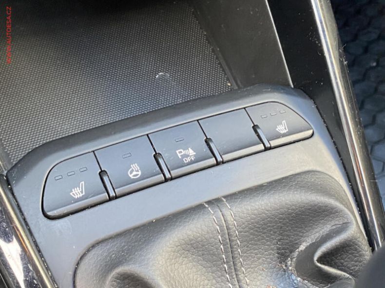 Kia Stonic - hlavní fotka