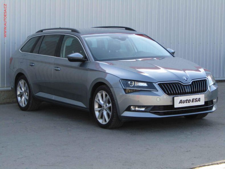 Škoda Superb - hlavní foto