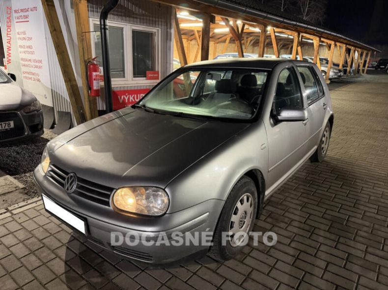 Volkswagen Golf - hlavní foto