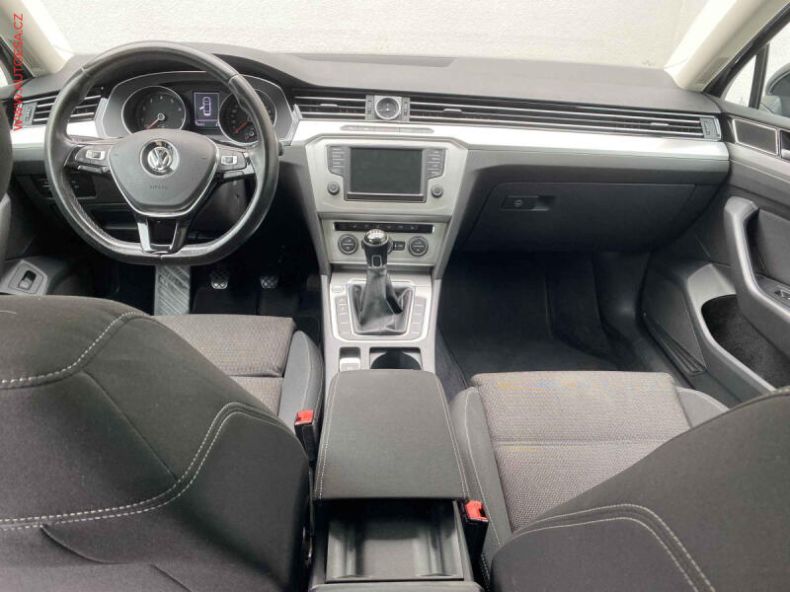 Volkswagen Passat - hlavní fotka