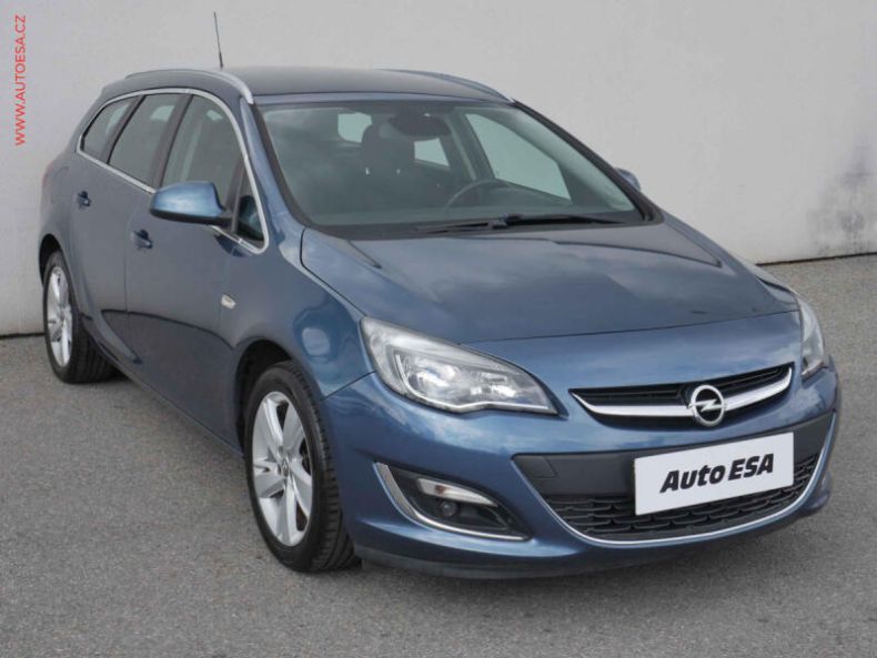 Opel Astra - hlavní foto