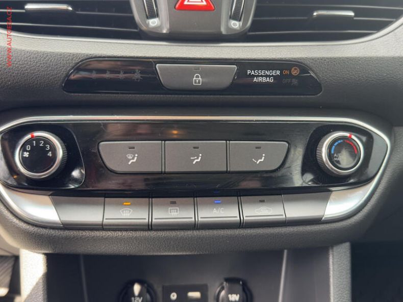 Hyundai i30 - hlavní fotka