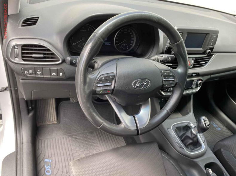 Hyundai i30 - hlavní fotka