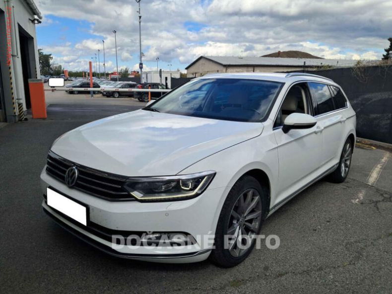 Volkswagen Passat - hlavní foto