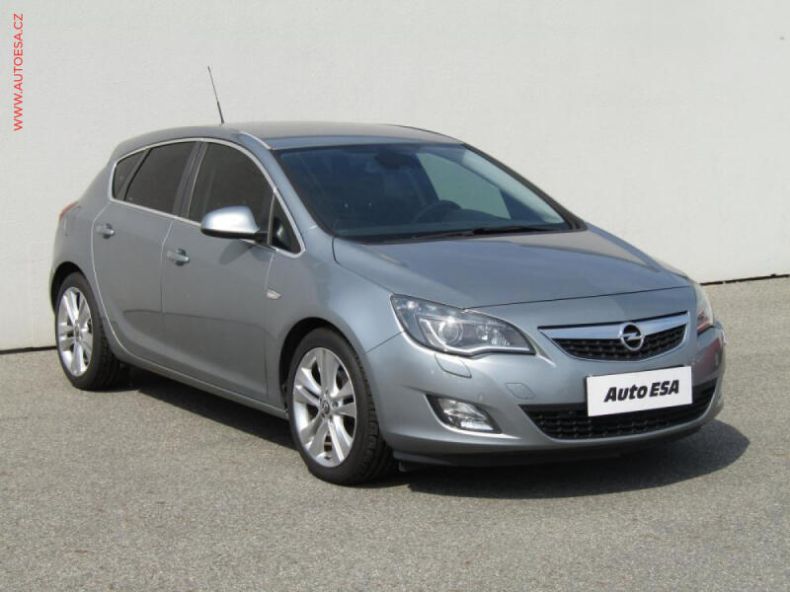 Opel Astra - hlavní foto