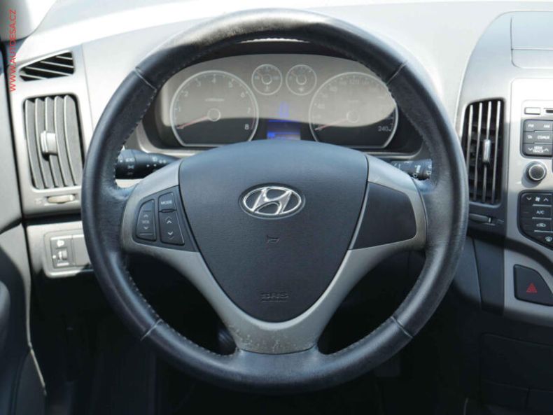Hyundai i30 - hlavní fotka