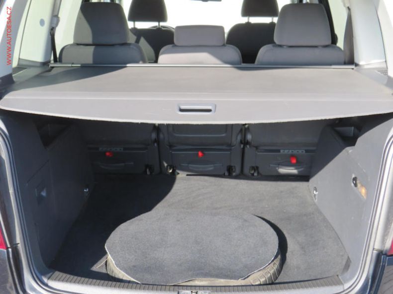 Volkswagen Touran - hlavní fotka