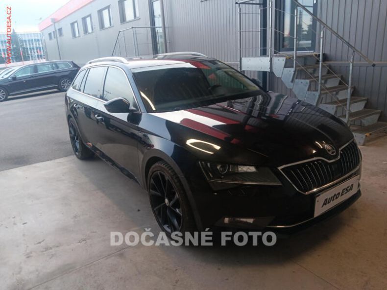 Škoda Superb - hlavní foto