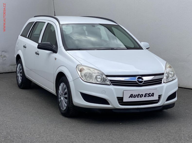 Opel Astra - hlavní foto