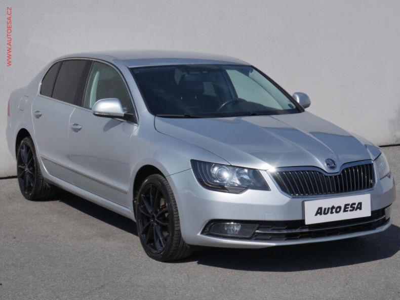 Škoda Superb - hlavní foto