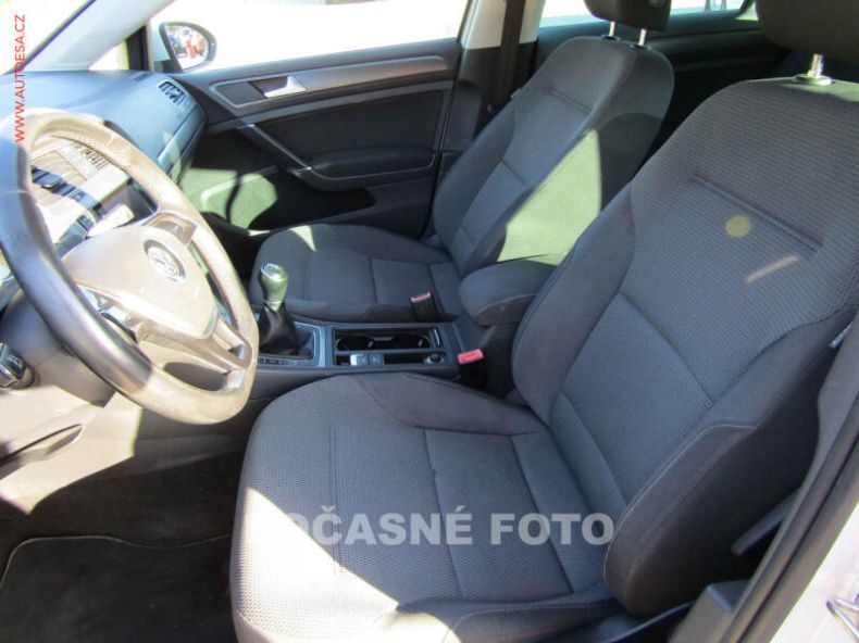 Volkswagen Golf - hlavní fotka