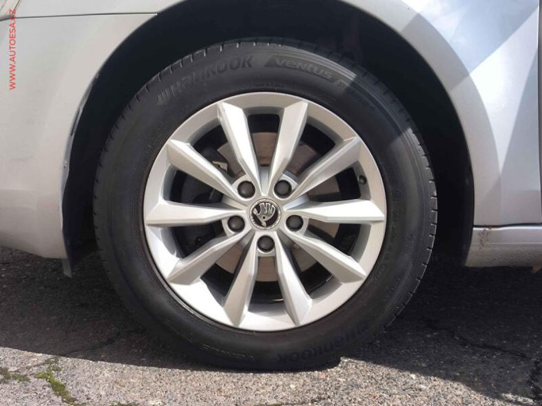 Škoda Octavia - hlavní fotka