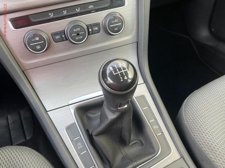 Volkswagen Golf - hlavní fotka