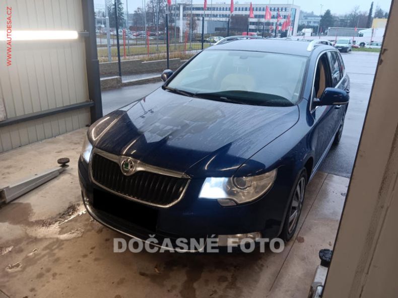 Škoda Superb - hlavní foto