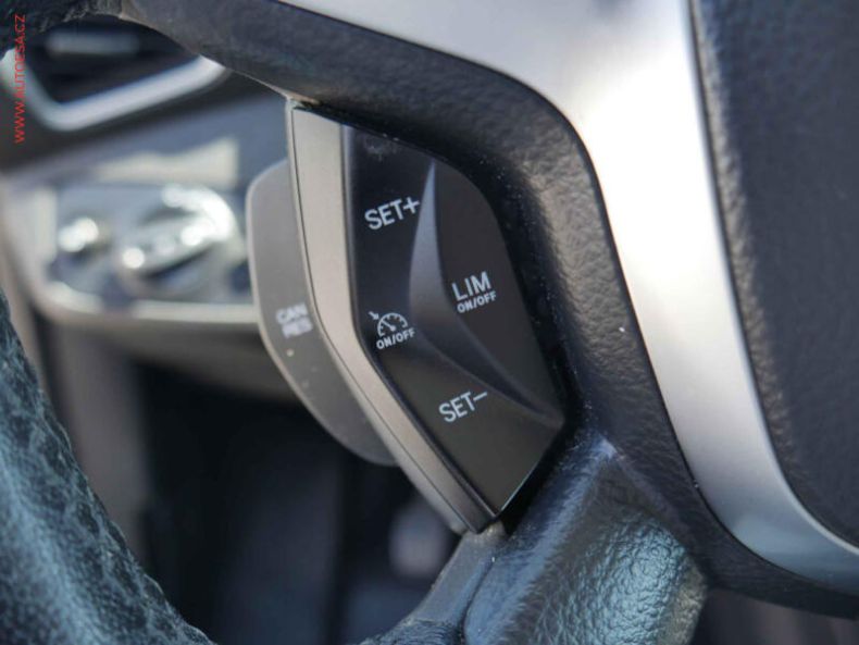 Ford Kuga - hlavní fotka