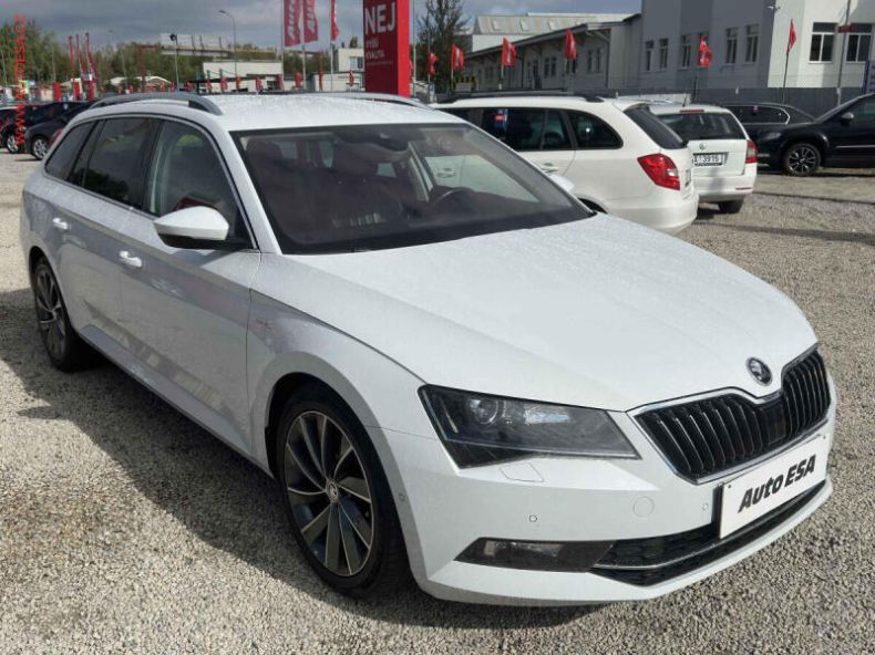 Škoda Superb - hlavní foto