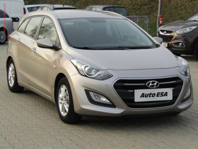Hyundai i30 - hlavní foto