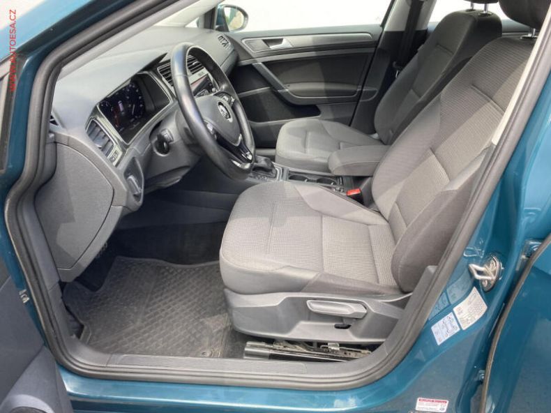 Volkswagen Golf - hlavní fotka