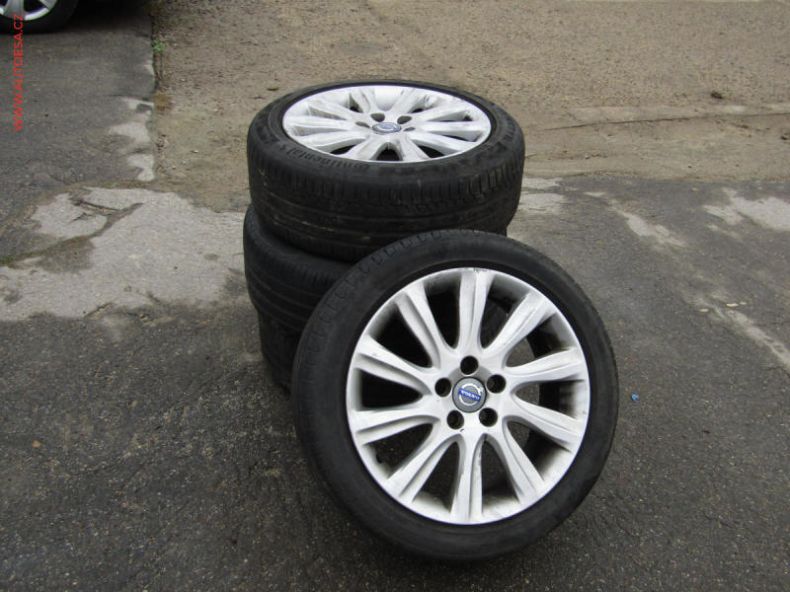 Volvo V40 - hlavní fotka