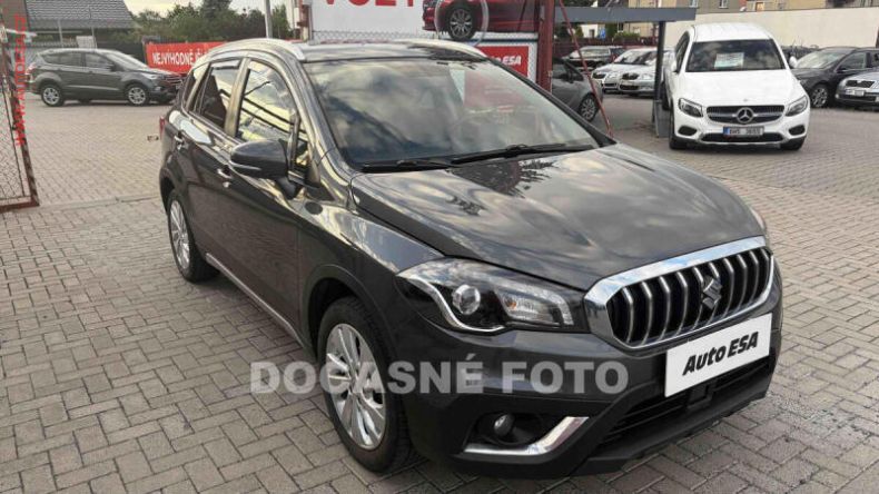 Suzuki SX4 - hlavní foto