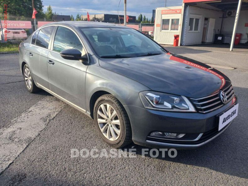 Volkswagen Passat - hlavní foto