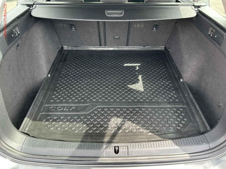Volkswagen Golf - hlavní fotka