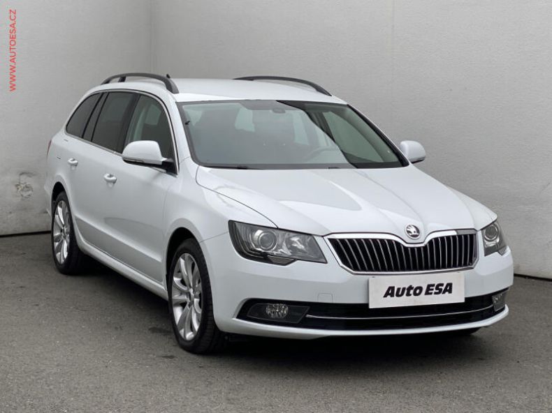 Škoda Superb - hlavní foto