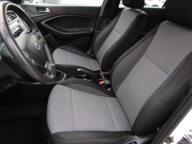 Hyundai i20 - hlavní fotka