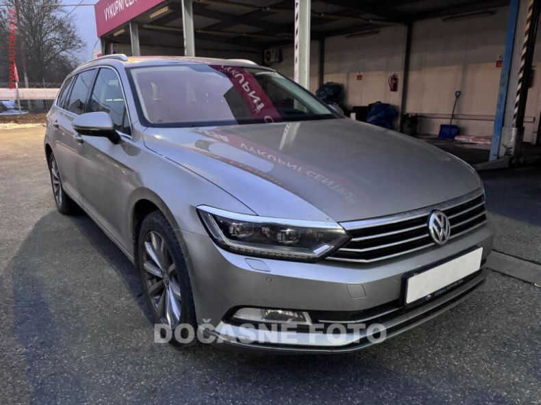 Volkswagen Passat - hlavní foto