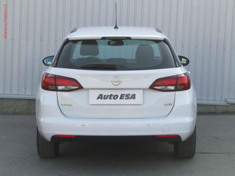 Opel Astra - hlavní fotka
