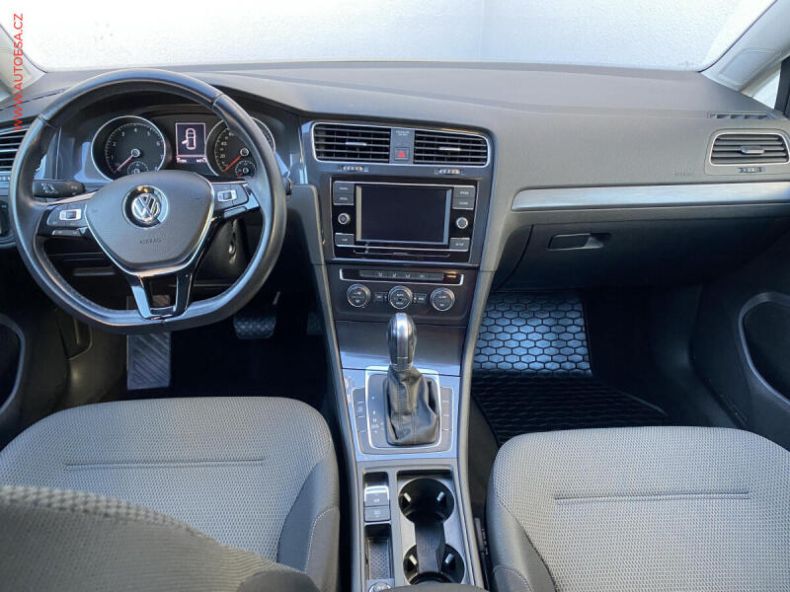 Volkswagen Golf - hlavní fotka