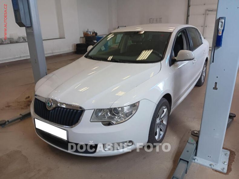Škoda Superb - hlavní foto