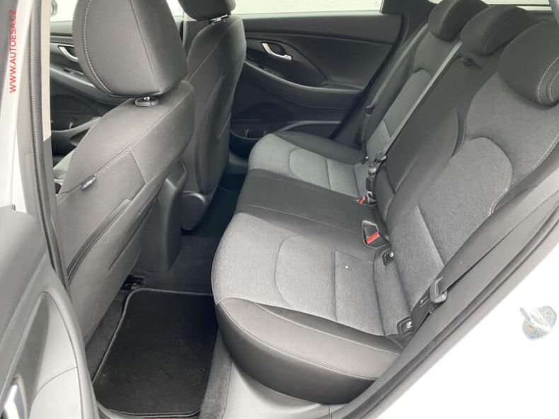 Hyundai i30 - hlavní fotka