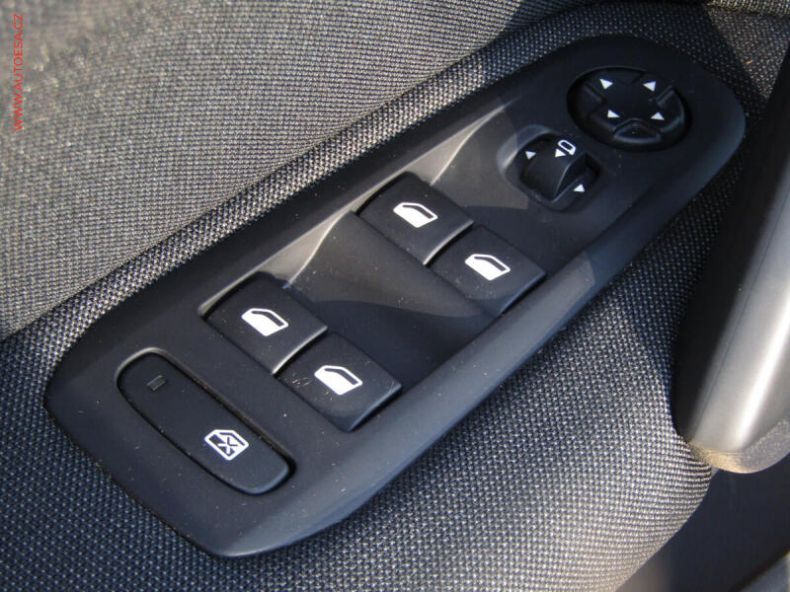Peugeot 308 - hlavní fotka