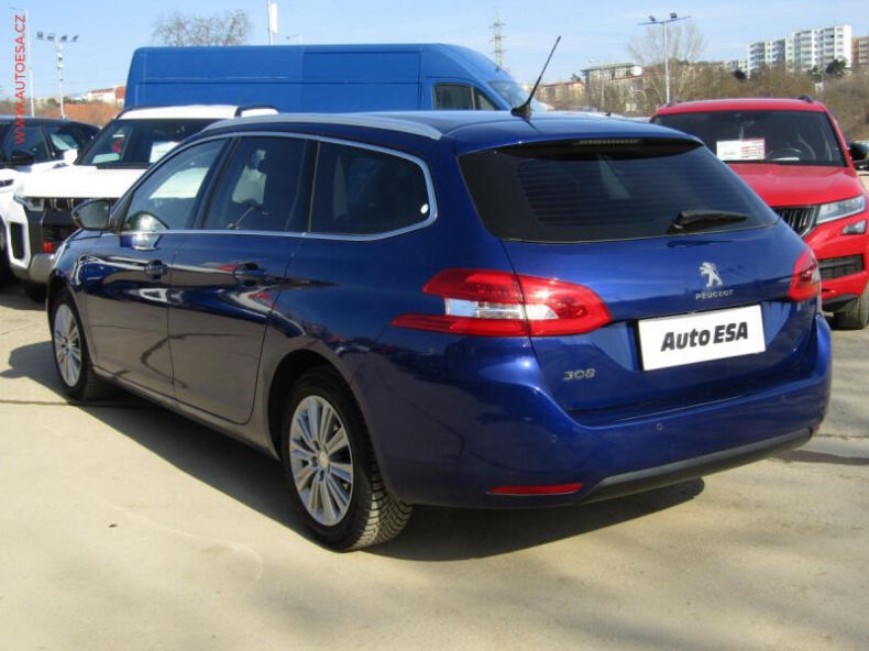 Peugeot 308 - hlavní fotka