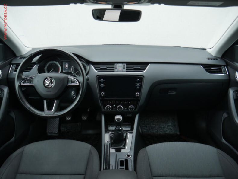 Škoda Octavia - hlavní fotka